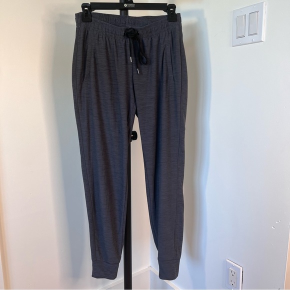 Old Navy Pants - Old Navy Active Breathe On Gray Joggers Size XS